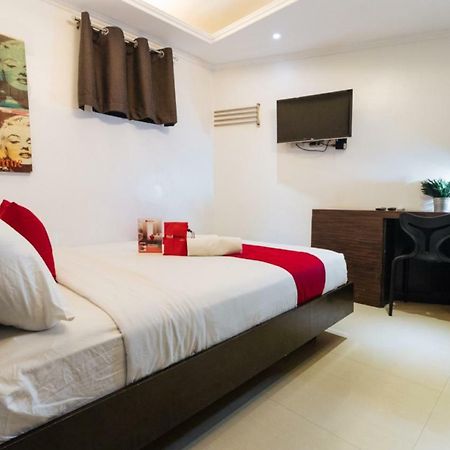 Reddoorz Plus @ Poblacion Makati Makati City Bagian luar foto