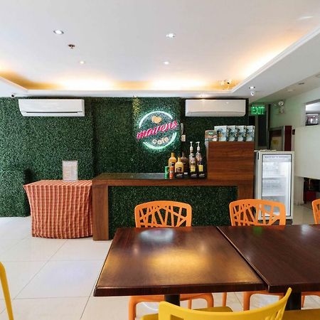 Reddoorz Plus @ Poblacion Makati Makati City Bagian luar foto