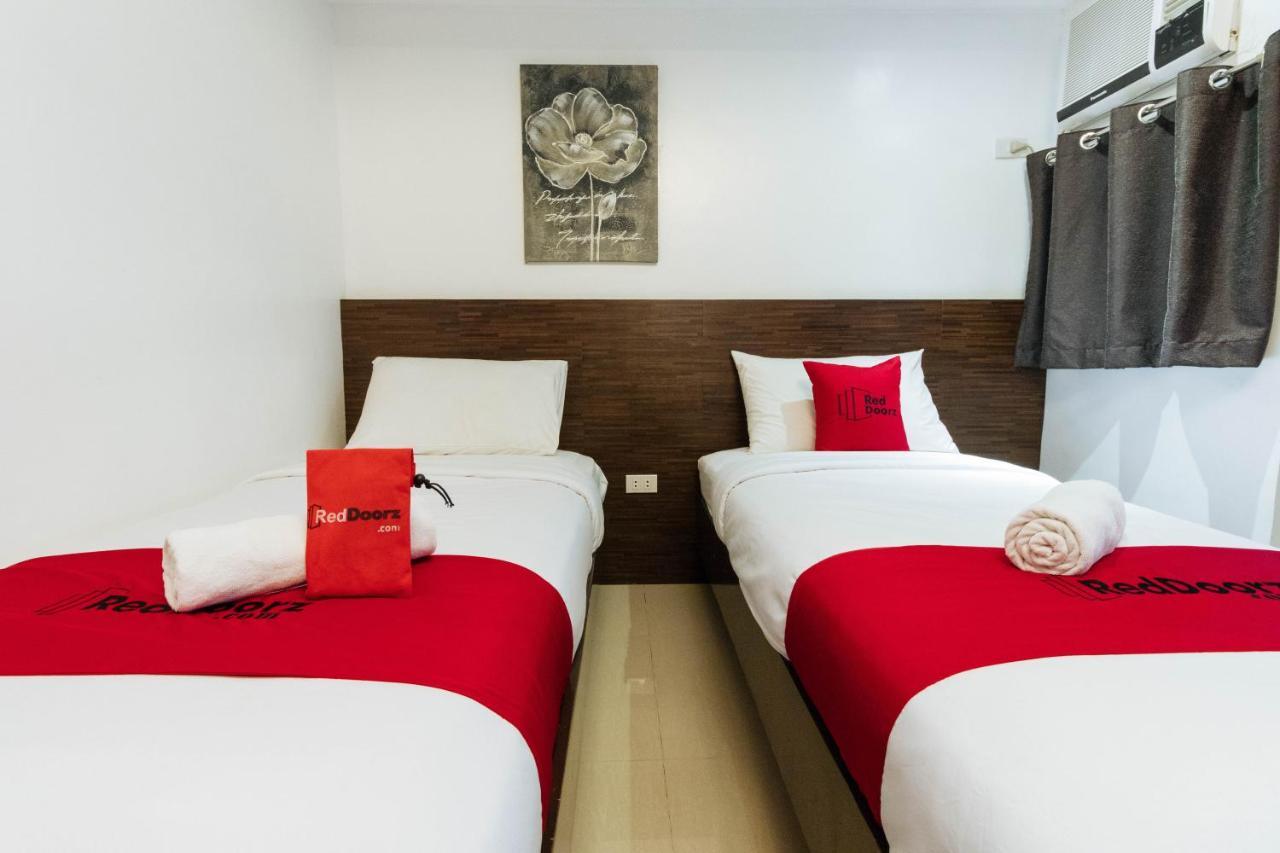 Reddoorz Plus @ Poblacion Makati Makati City Bagian luar foto