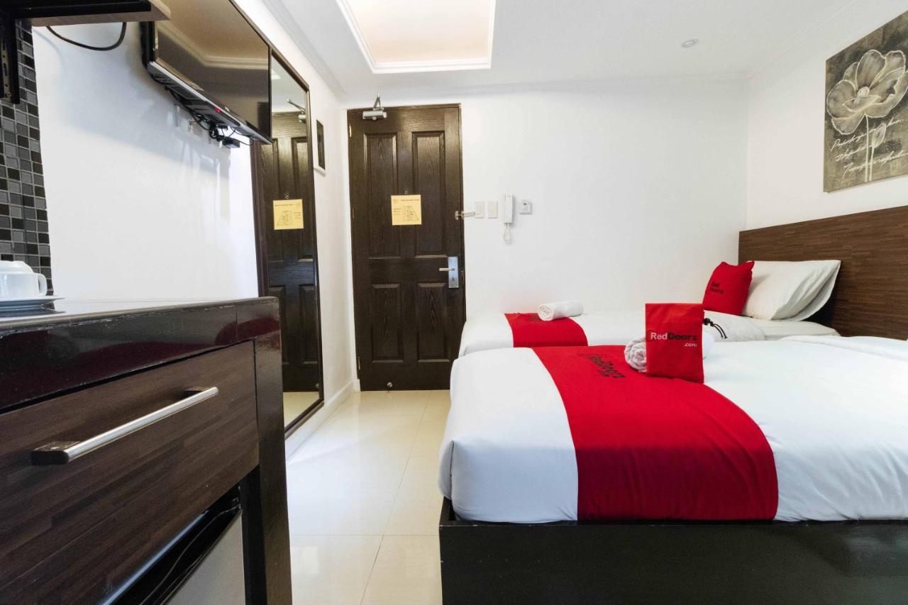 Reddoorz Plus @ Poblacion Makati Makati City Bagian luar foto