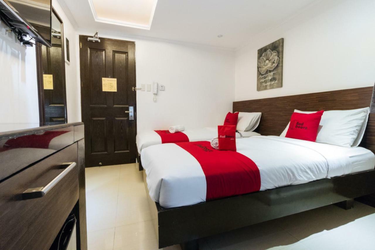 Reddoorz Plus @ Poblacion Makati Makati City Bagian luar foto