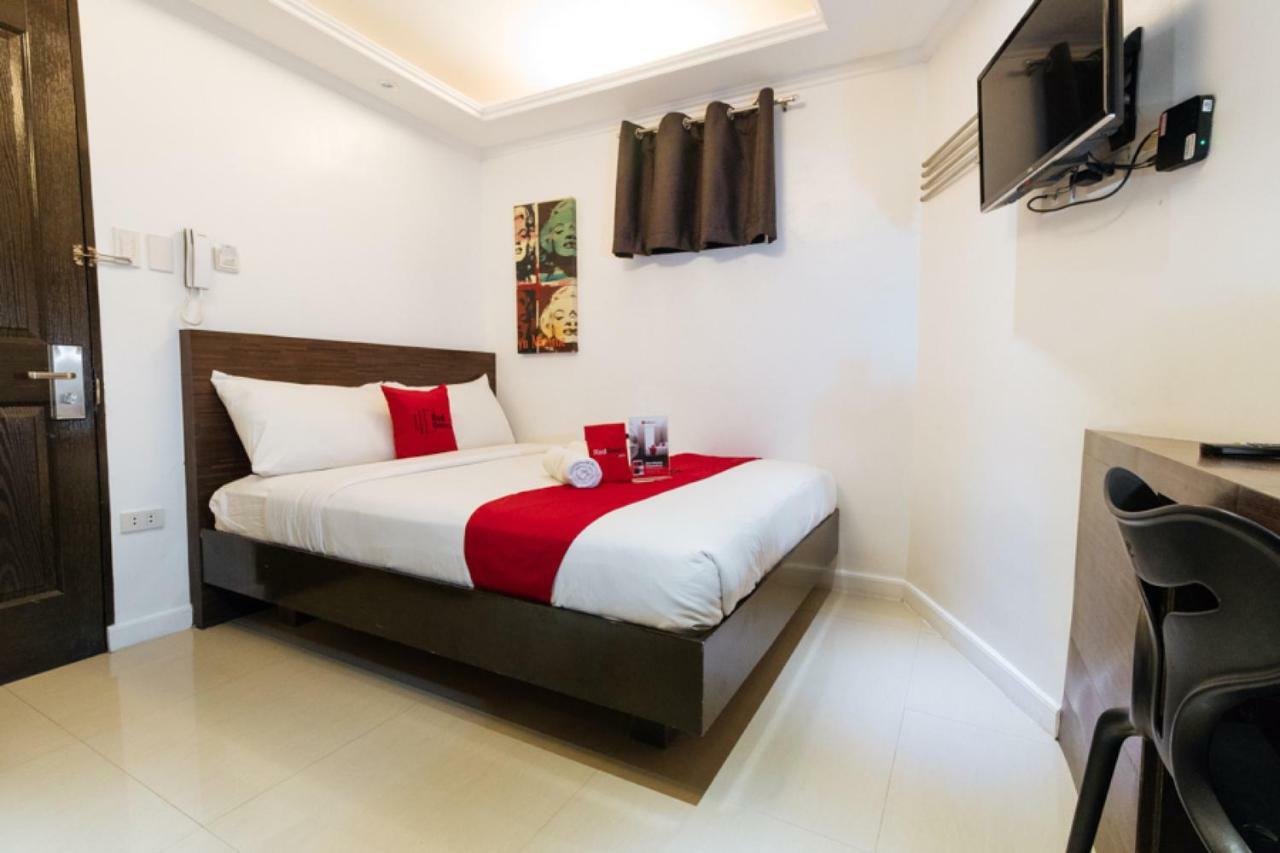 Reddoorz Plus @ Poblacion Makati Makati City Bagian luar foto